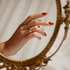 Uñas Impecables para Complementar tu Anillo de Compromiso: Ideas y Tendencias