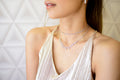 Modelo portando Gargantilla de Diamantes Carranza, en oro blanco 18k Joyería Monterrey Joyería Querétaro La mejor joyería de México